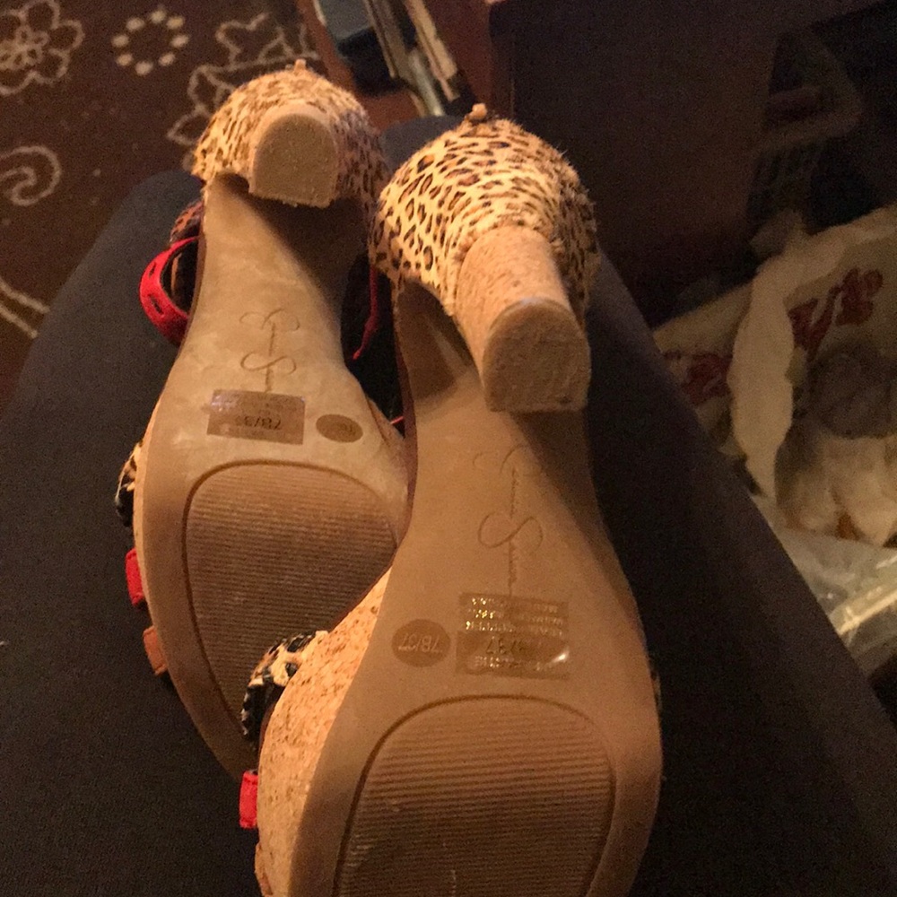 Heels - Picture 2 of 3